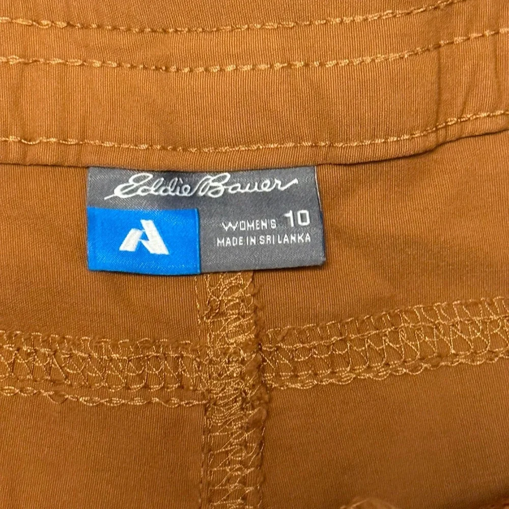 Eddie‎ Bauer Women's Cargo Hiking Pants Size 10 Nylon Spandex Blend Zip Pockets - Picture 3 of 11